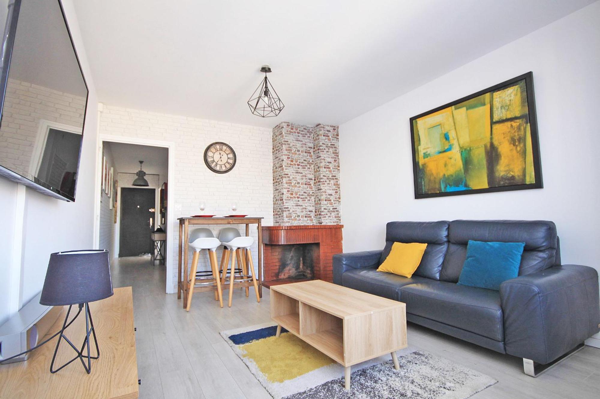 Apartment Centre 3 Pieces 70m2 Avec Climatisation *